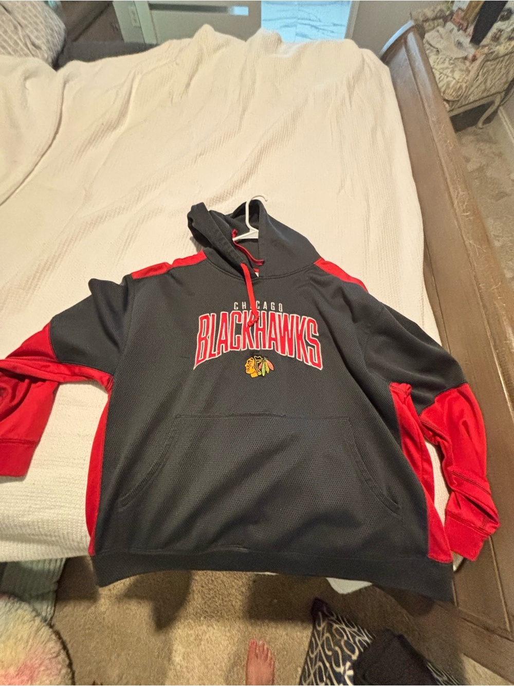 Chicago Blackhawks Pullover Hoodie - Black & Red size xl